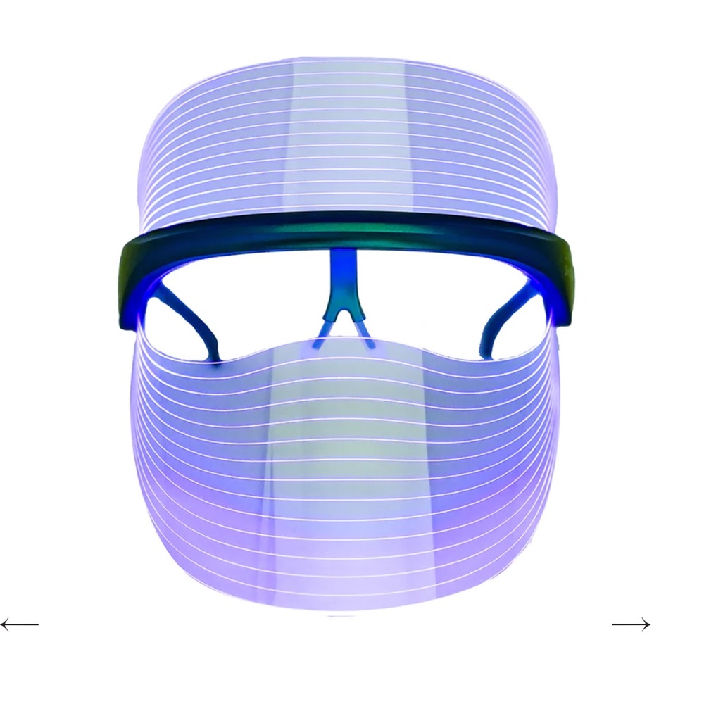 Poosh anti-acne blue light mask